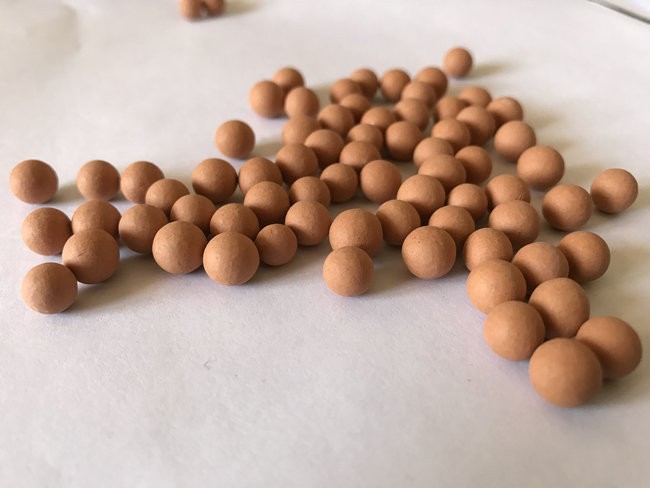 麥飯石礦化球